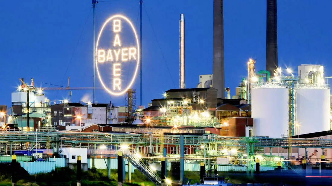 Der Chemiekonzern Bayer führt in den USA etliche Prozesse. - Bild: Oliver Berg/dpa