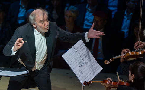 Gergijew, der zusätzlich zum Mariinski-Theater in St. Petersburg seit 2023 auch das renommierte Bolschoi-Theater in Moskau leitet, gilt seit Jahren als prominenter Unterstützer Putins. (Archivbild) - Foto: Peter Kneffel/dpa
