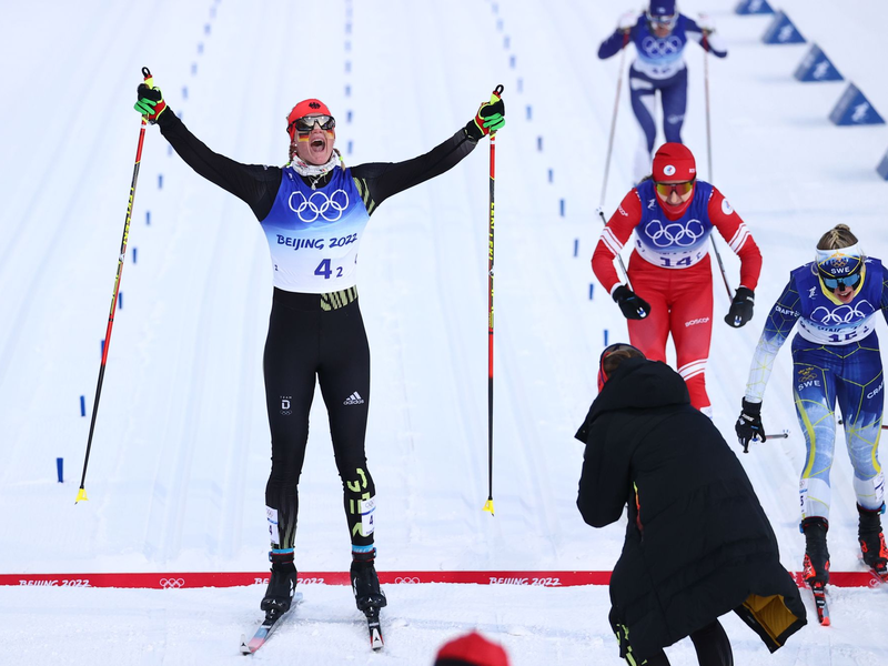 Skilangläuferin Victoria Carl ist in Toblach Zweite geworden. - Foto: Daniel Karmann/dpa