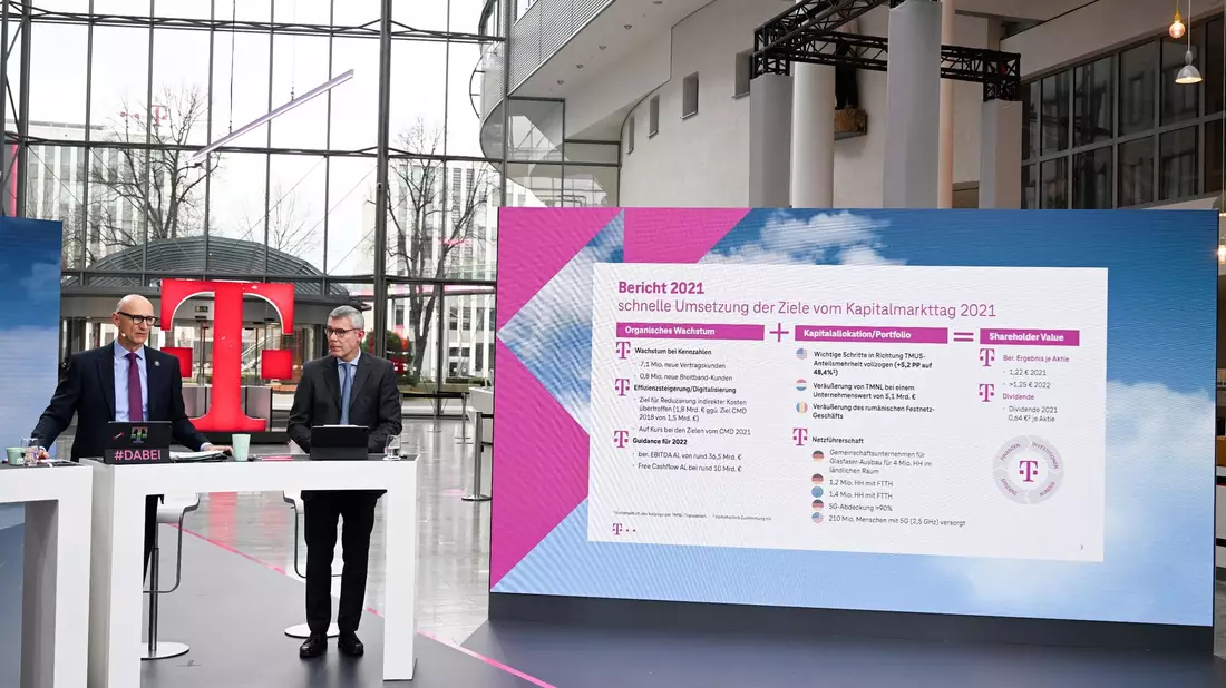 Die Deutsche Telekom macht gute Geschäfte. - Bild: Federico Gambarini/dpa