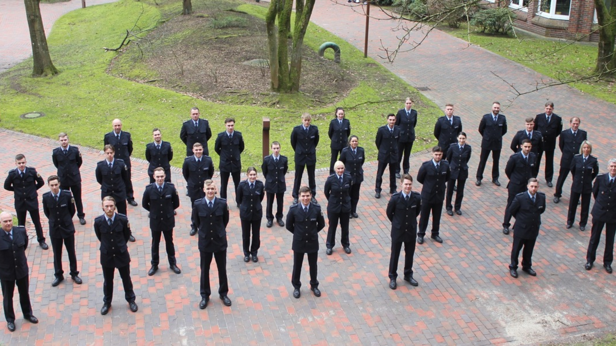 HZA-LÖ: Berufseinsteiger beim Hauptzollamt Lörrach - Foto: presseportal.de