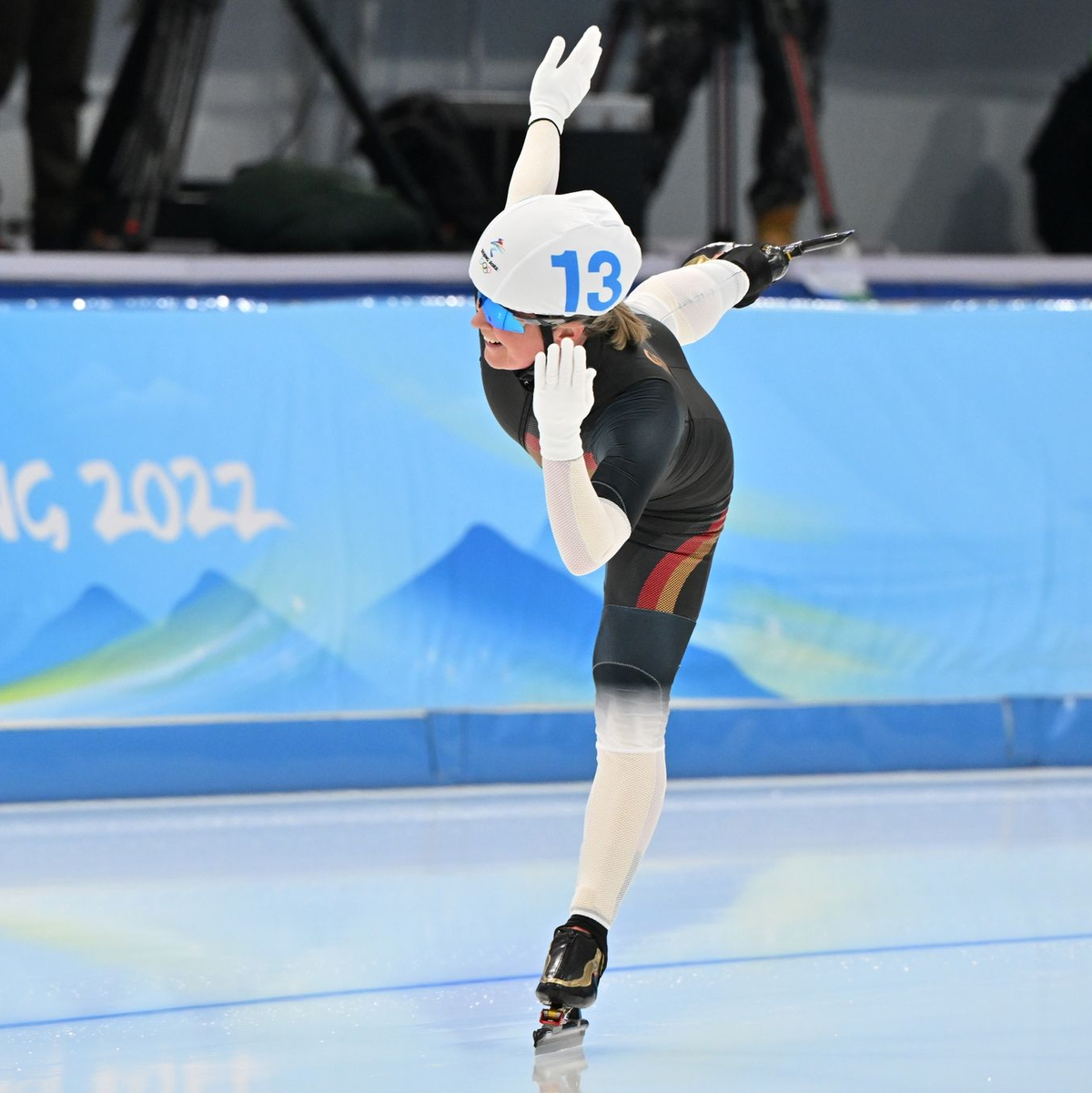 Olympiasiegerin Claudia Pechstein beendet ihre Eisschnelllauf-Karriere. - Foto: Peter Kneffel/dpa