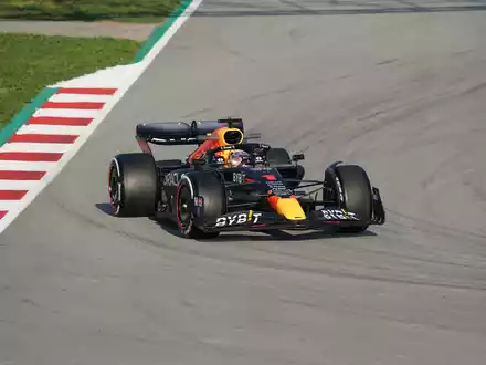 Überholte in der Formel-1-Historie Sebastian Vettel: Max Verstappen. - Foto: Hasan Bratic/dpa