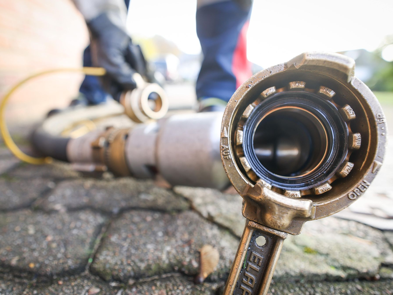 Der Ölpreis könnte aufgrund des Nahost-Konflikts deutlich steigen. - Foto: Christian Charisius/dpa