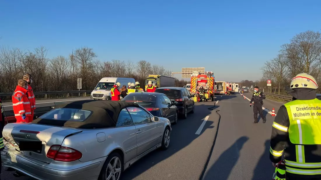 FW-MH: FW-MH: Verkehrsunfall auf der Autobahn A40 - Bild: presseportal.de