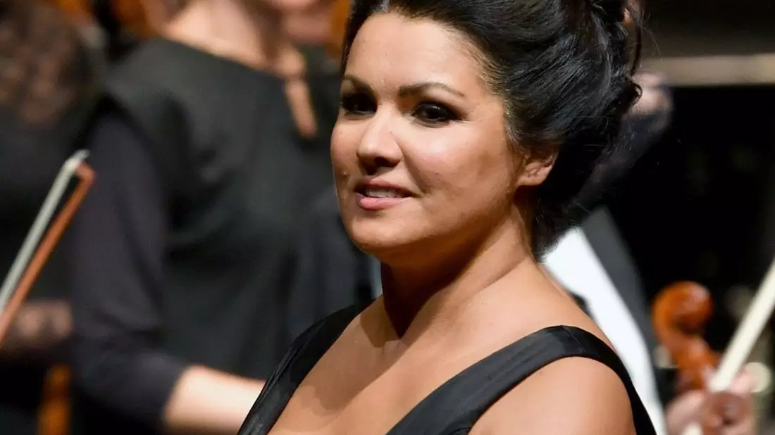 Steht wegen ihrer angeblicher Nähe zum russischen Präsidenten Wladimir Putin in der Kritik: Anna Netrebko. - Bild: Barbara Gindl/APA/dpa