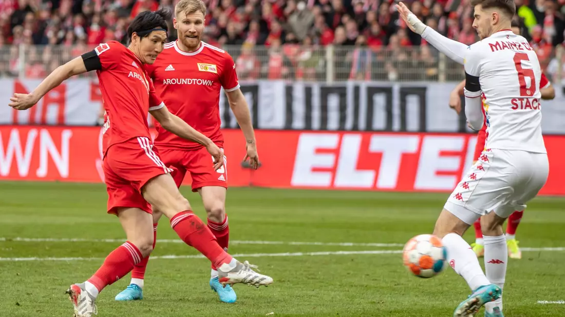 Es entwickelte sich ein abwechslungsreiches Spiel. - Bild: Andreas Gora/dpa