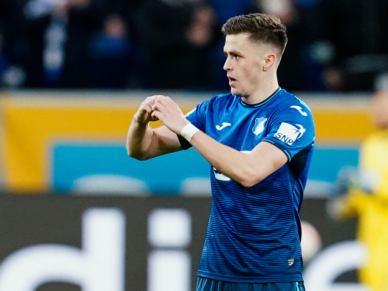 Hoffenheims Andrej Kramaric zeigt vergebens die Richtung an  - Foto: Uwe Anspach/dpa