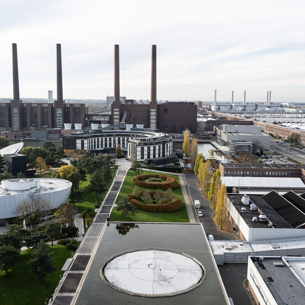 VW will weiter Werke schließen. - Foto: Swen Pförtner/dpa