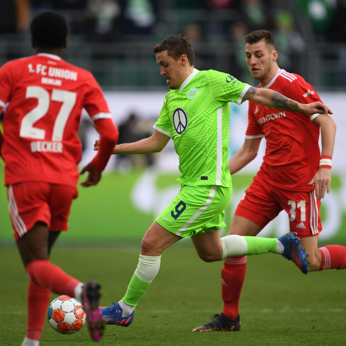 Wolfsburg holt den ersten Heimsieg nach fast elf Monaten. - Foto: Swen Pförtner/dpa