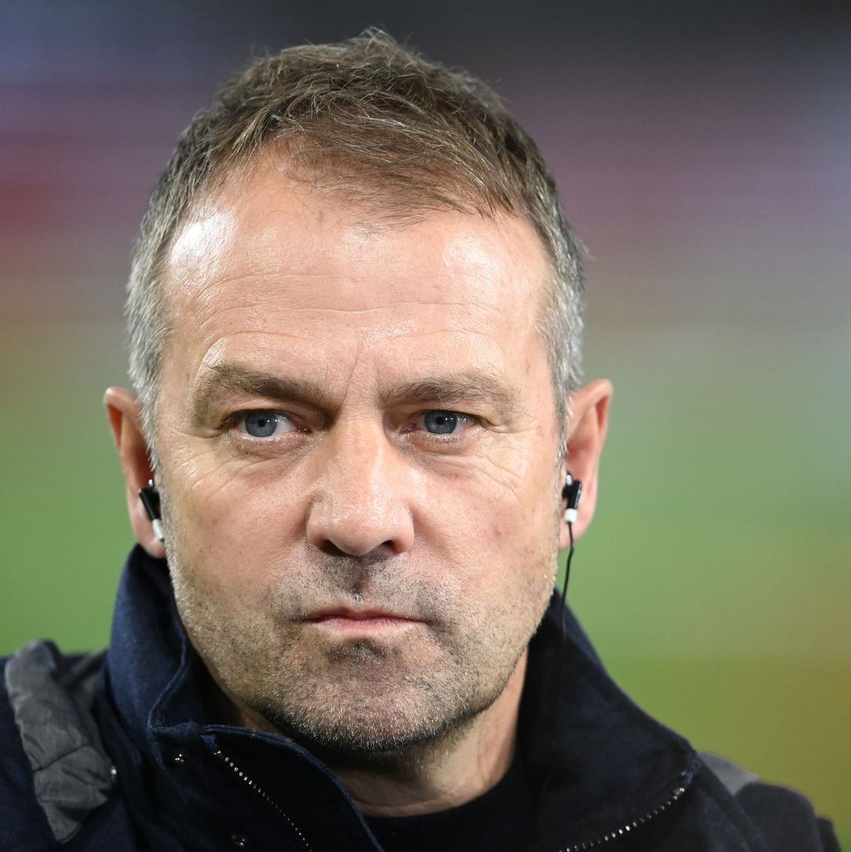 Bundestrainer Hansi Flick beim öffentlichen Regenerationstraining am Tag nach der Niederlage gegen Japan. - Foto: Swen Pförtner/dpa