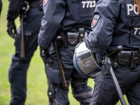In Mannheim ist ein AfD-Gemeinderatskandidat mit einem Messer angegriffen worden. Die Polizei nahm den Täter fest. - Foto: Lino Mirgeler/dpa