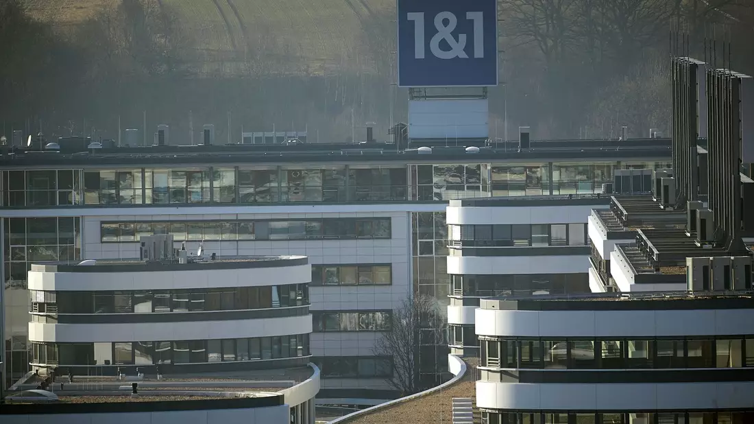 In der kommenden Woche sollte das vierte deutsche Handynetz endlich starten, dazu kommt es jetzt aber nicht. - Bild: Thomas Frey/dpa