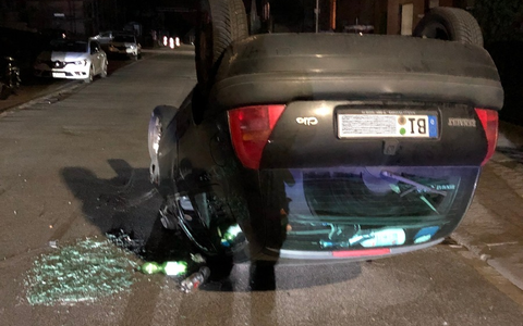 BPOLI LUD: Betrunken an der Autobahn-Kontrollstelle vorbeigerast, bei Elstra Unfall verursacht und dabei Dienstwagen beschädigt - Foto: presseportal.de