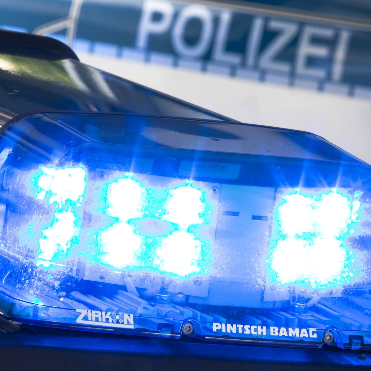 Vier Männer haben ein Paar im sächsischen Görlitz zusammengeschlagen und Polizeibeamte unter «Sieg Heil»-Rufen attackiert. - Foto: Friso Gentsch/dpa
