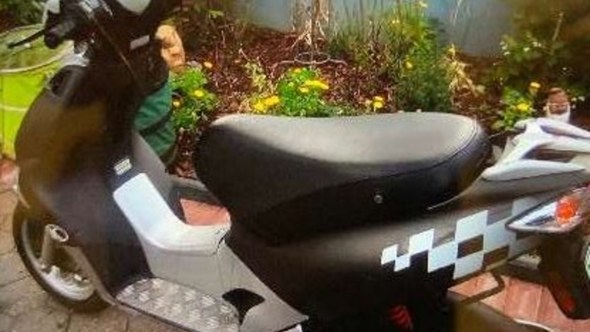 LPI-NDH: Polizei sucht Besitzer dieses Rollers - Foto: presseportal.de