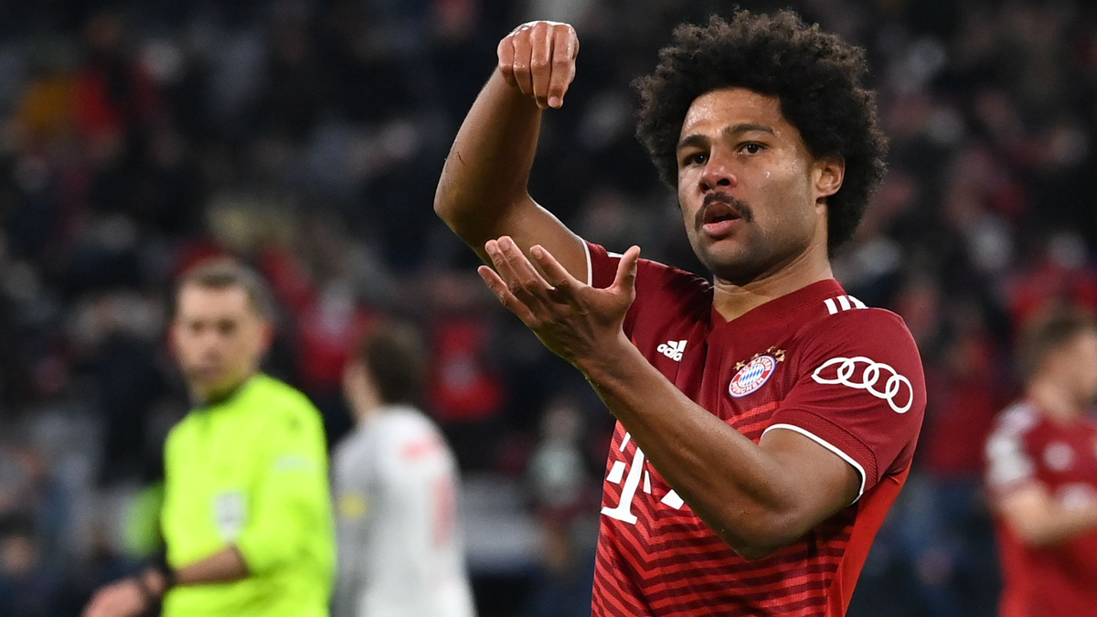 Serge Gnabry steht in der Startelf des FC Bayern. - Foto: Sven Hoppe/dpa