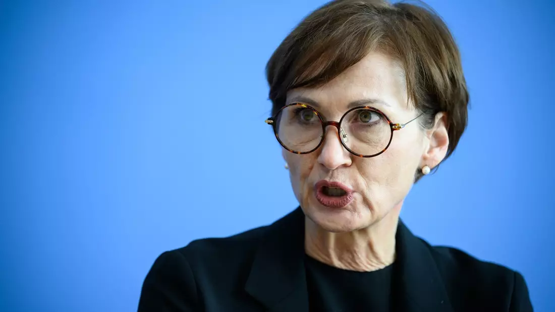 Nach Ansicht Stark-Watzingers böte ein Aktionstag die Chance, sich intensiv mit Antisemitismus auseinanderzusetzen. - Bild: Bernd von Jutrczenka/dpa