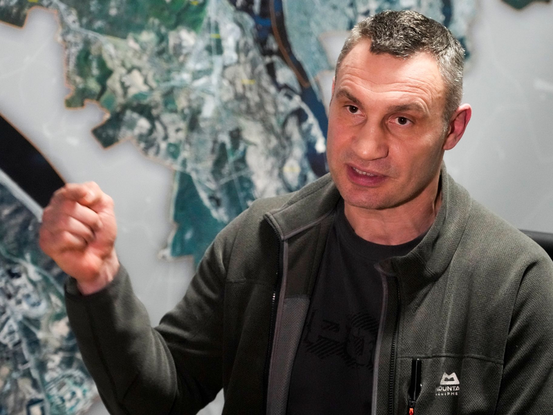 Kiews Bürgermeister Klitschko berichtet von mehreren Opfern. (Archivbild) - Foto: Efrem Lukatsky/AP/dpa
