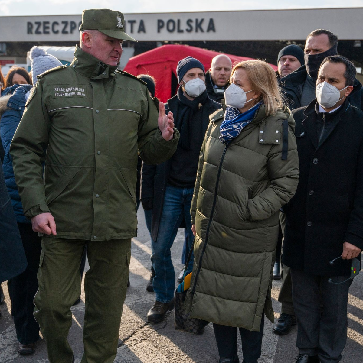 Nancy Faeser hat die Grenzkontrollen seit ihrer Einführung am 16. Oktober mehrfach verlängert. - Foto: Christophe Gateau/dpa