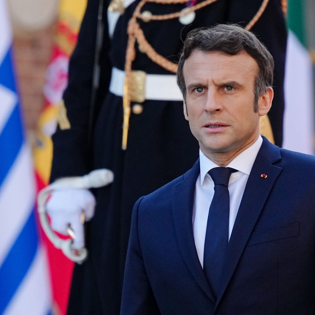 Frankreichs Präsident Emmanuel Macron spricht beim Trauerstaatsakt für Wolfgang Schäuble im Plenarsaal des Bundestags. - Foto: Kay Nietfeld/dpa