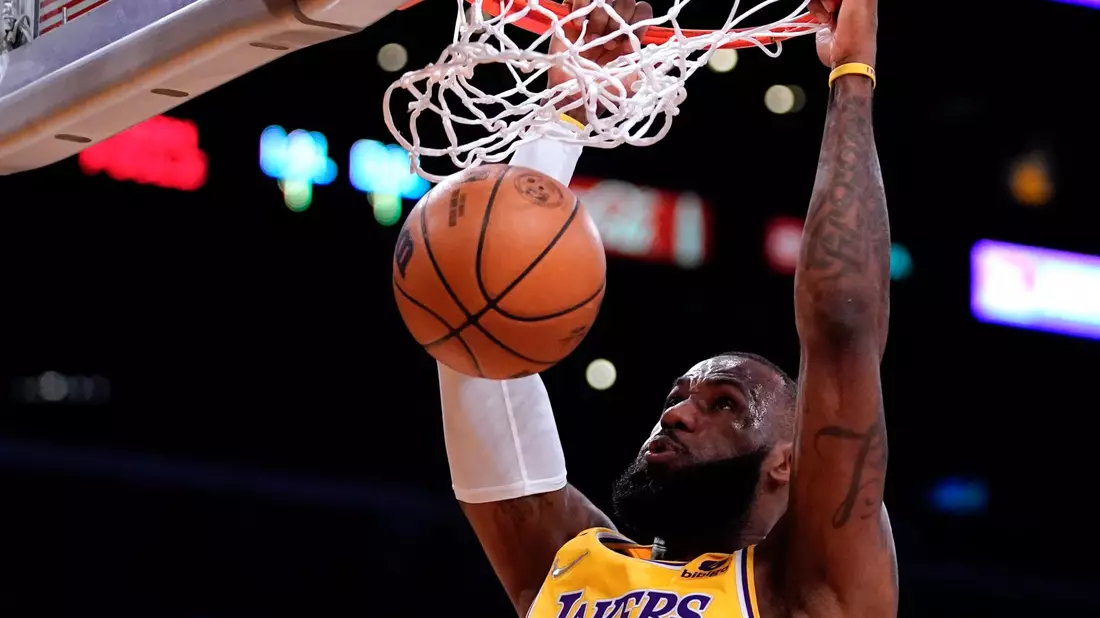 Lakers-Superstar LeBron James erzielte 21 Punkte gegen die Phoenix Suns. - Bild: Mark J. Terrill/AP/dpa