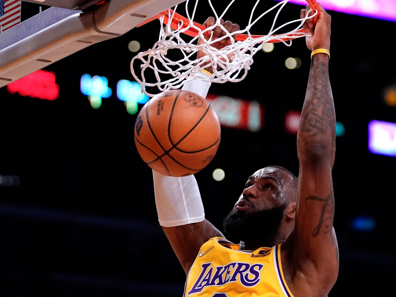 Schluss nach Saison 23: LeBron James hört auf. - Foto: Mark J. Terrill/AP/dpa