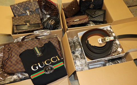 HZA-KI: Welttag des geistigen Eigentums am 26. April 2025 - Der Zoll leistet einen wichtigen Beitrag im Kampf gegen Marken- und Produktpiraterie - Foto: presseportal.de HZA-KI: Welttag des geistigen Eigentums am 26. April 2025 - Der Zoll leistet einen wichtigen Beitrag im Kampf gegen Marken- und Produktpiraterie - Foto: presseportal.de