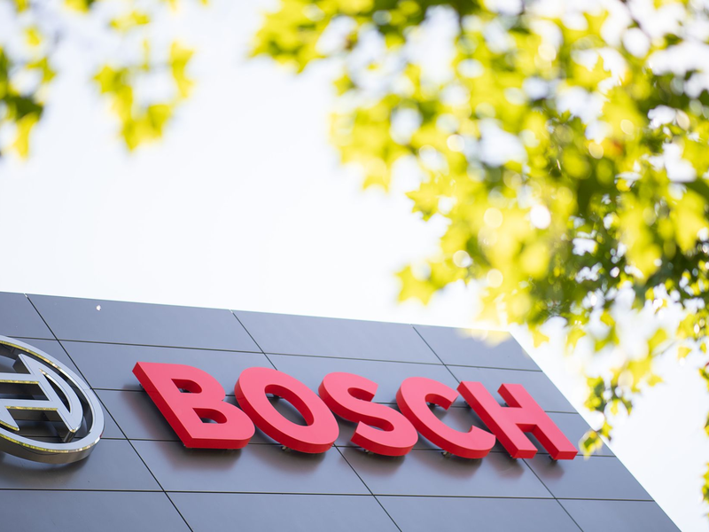 2025 will der Autozulieferer Bosch in seinem größten Geschäftsbereich wieder wachsen. (Archivbild) - Foto: Sebastian Gollnow/dpa