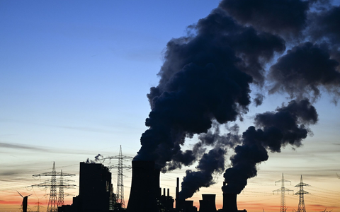 Das Braunkohlekraftwerk Niederaußem östlich von Köln. Für das Kohlerevier in Nordrhein-Westfalen steht ein Ausstieg bis 2030 schon fest. - Foto: Federico Gambarini/dpa Das Braunkohlekraftwerk Niederaußem östlich von Köln. Für das Kohlerevier in Nordrhein-Westfalen steht ein Ausstieg bis 2030 schon fest. - Foto: Federico Gambarini/dpa