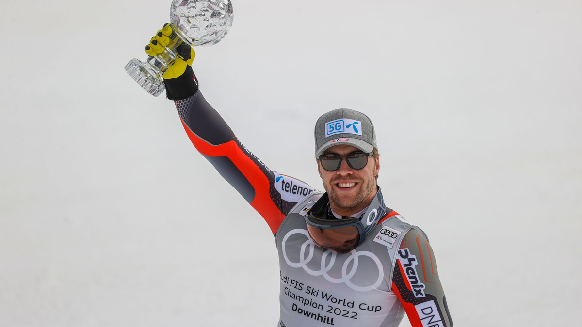 Aleksander Aamodt Kilde wird nach seinem Sturz in der Lauberhorn-Abfahrt versorgt. - Foto: Alessandro Trovati/AP/dpa