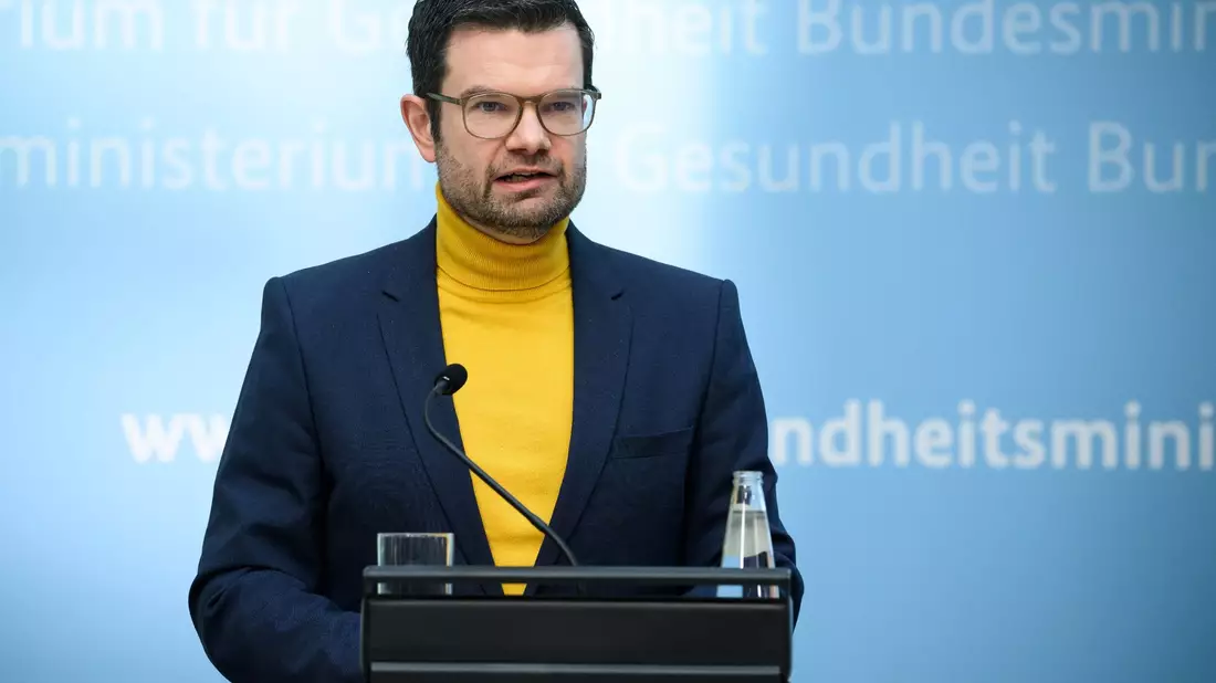 Bundesjustizminister Buschmann will die öffentliche Verwaltung von überflüssiger Bürokratie befreien. - Bild: Bernd von Jutrczenka/dpa