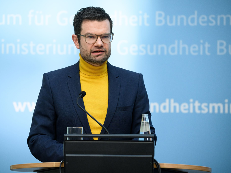 Bundesjustizminister Buschmann will die öffentliche Verwaltung von überflüssiger Bürokratie befreien. - Foto: Bernd von Jutrczenka/dpa