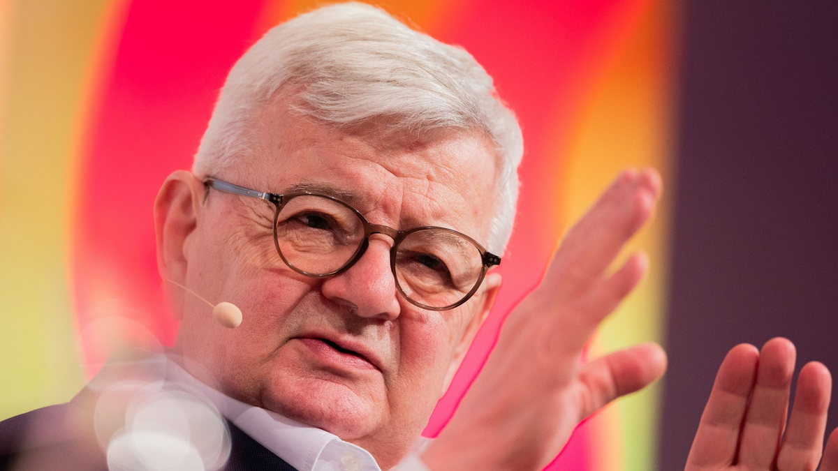 Der ehemalige Bundesaußenminister Joschka Fischer beim Literaturfestival Lit.Cologne. - Foto: Rolf Vennenbernd/dpa