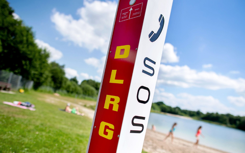 Die Gefahren beim Baden sollten ernst genommen werden. (Archivbild) - Foto: Hauke-Christian Dittrich/dpa