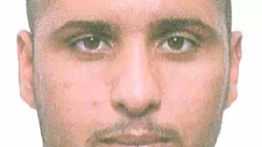 POL-CE: Fahndung mit Bildern aus Überwachungskamera - Polizei Lachendorf sucht unbekannten Geldabheber - Bild: presseportal.de