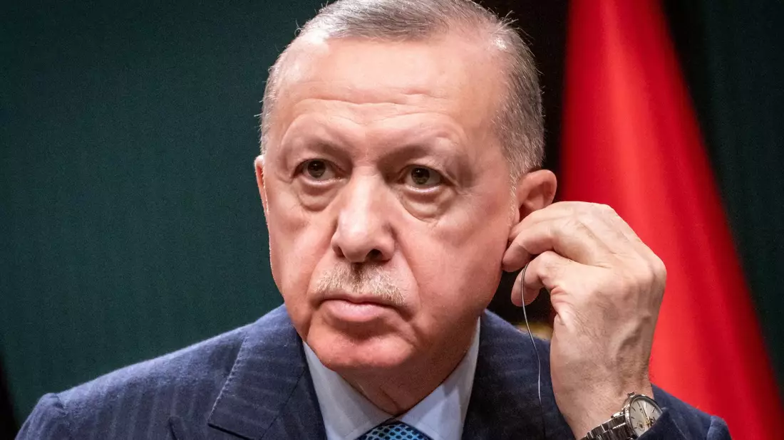Der türkische Präsident Recep Tayyip Erdogan blockiert bislang den Nato-Beitritt Schwedens. - Bild: Michael Kappeler/dpa
