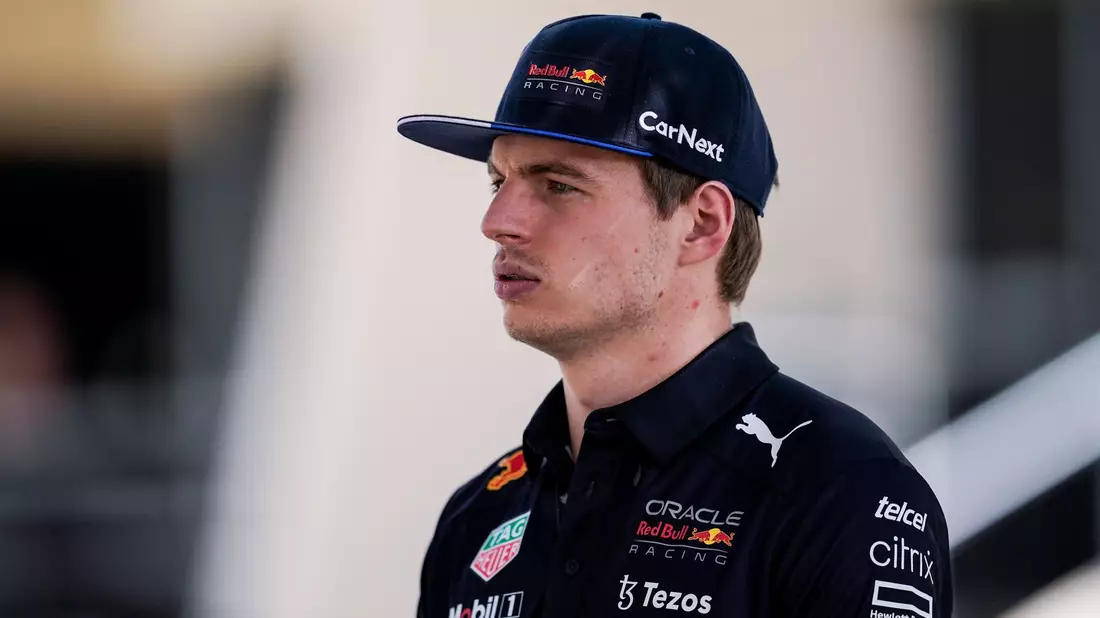 Max Verstappen wird für ein Schimpfwort bestraft. - Bild: James Gasperotti/ZUMA Press Wire/dpa