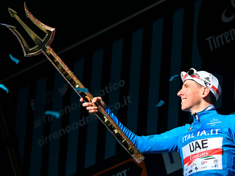 Ist beim Giro nicht zu schlagen: Tadej Pogacar (l). - Foto: Fabio Ferrari/LaPresse/AP/dpa