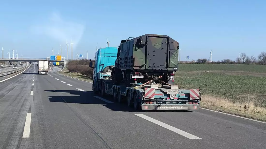 Militärtransport auf der Autobahn - Bild: ?ber dts Nachrichtenagentur