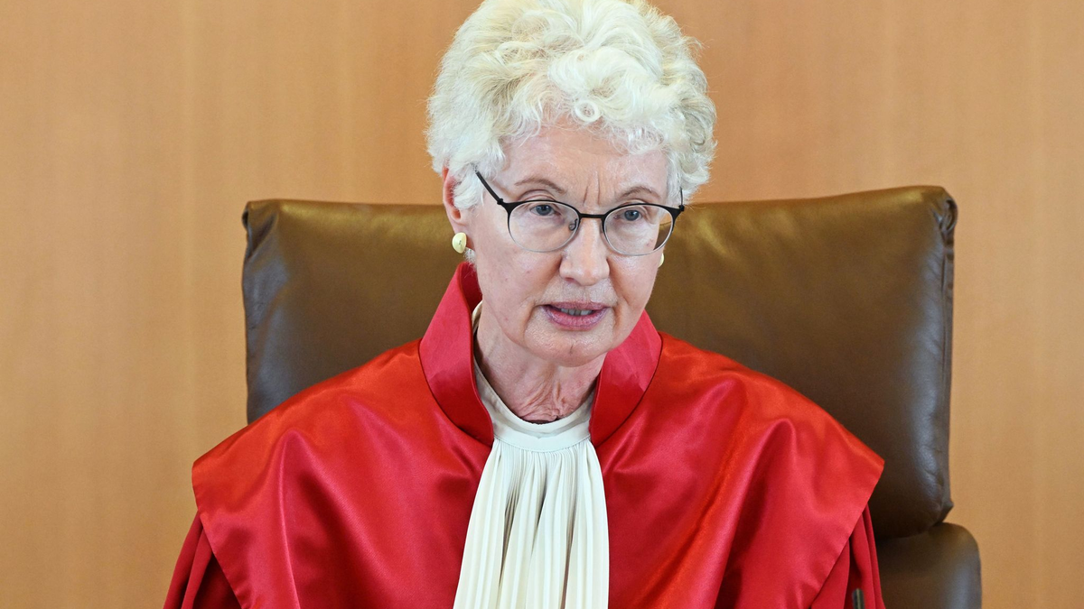 Karlsruhe hat eine Beschwerde von Intensivmedizinern geprüft. (Archivbild) - Foto: Uli Deck/dpa