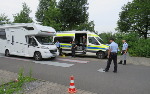 POL-ME: Polizei bietet kostenlose Verwiegeaktion fĂŒr Wohnmobile und Wohnwagen an - 2506086 - Foto: presseportal.de POL-ME: Polizei bietet kostenlose Verwiegeaktion fĂŒr Wohnmobile und Wohnwagen an - 2506086 - Foto: presseportal.de