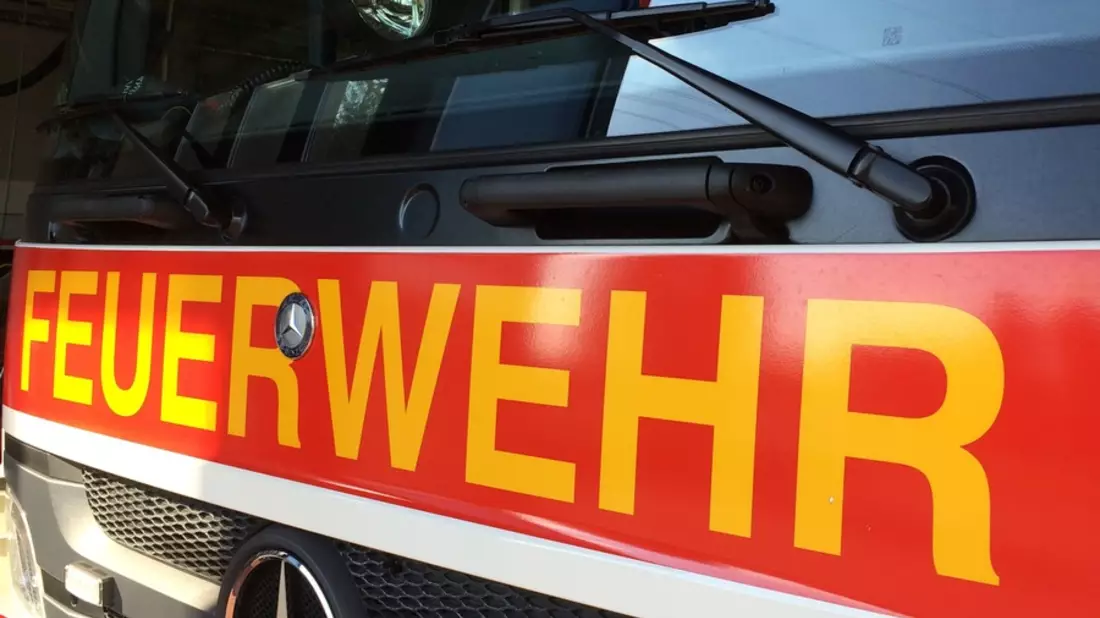 FW Dinslaken: Ereignisreicher Tag für die Feuerwehr Dinslaken - Bild: presseportal.de