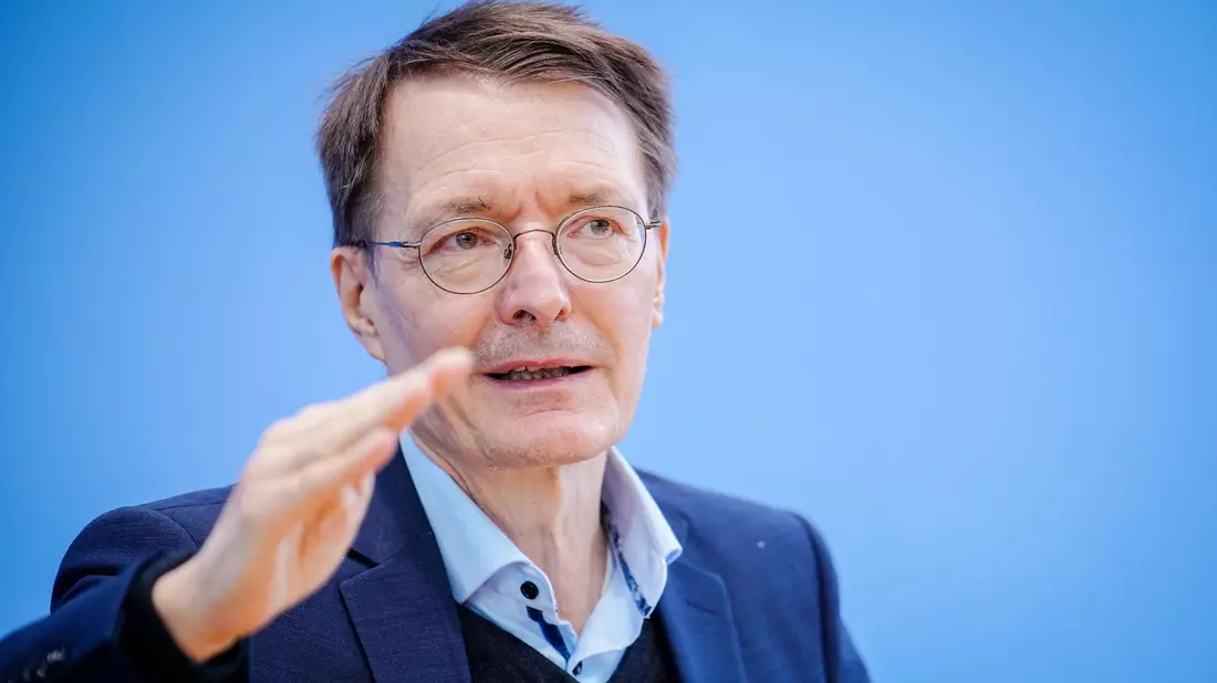 Karl Lauterbach:  «Die Krankenhausreform ist zurück in der Spur.» - Bild: Kay Nietfeld/dpa