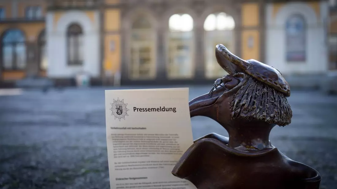 POL-PDNW: Mehrere Fahrzeuge beschädigt - Bild: presseportal.de