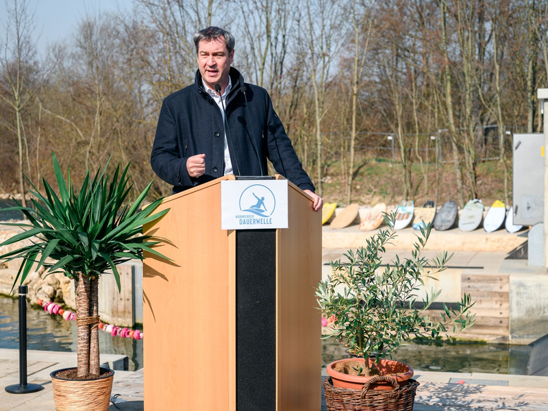 Markus Söder bei einem kirchlichen Anlass - nämlich bei der Amtseinführung des Bamberger Erzbischofs Gössl. (Archivbild) - Foto: Daniel Vogl/dpa