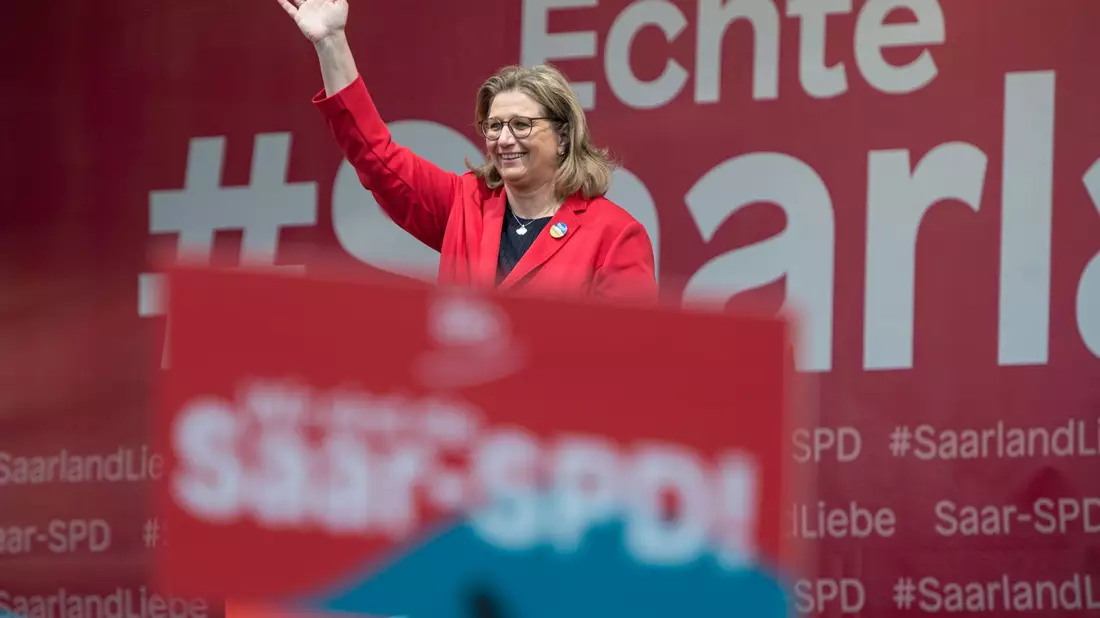 Saarlands Ministerpräsidentin Anke Rehlinger ist dieses Jahr Gastgeberin. (Archivbild) - Bild: Oliver Dietze/dpa