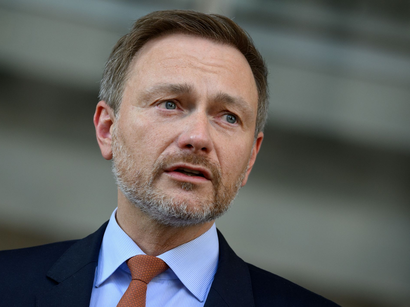 Finanzminister Christian Lindner hat ein Steuerpaket geschnürt, das die Wirtschaft entlasten soll. - Foto: Bernd von Jutrczenka/dpa