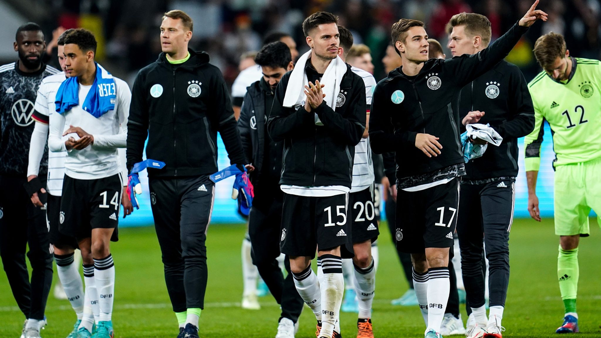 Die DFB-Frauen treten gegen Island an. - Foto: Uwe Anspach/dpa