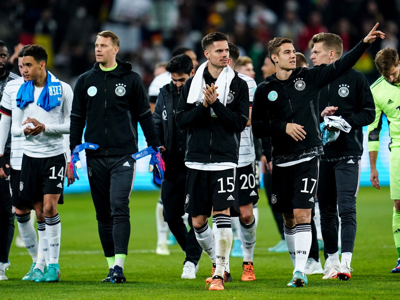 Die DFB-Frauen treten gegen Island an. - Foto: Uwe Anspach/dpa
